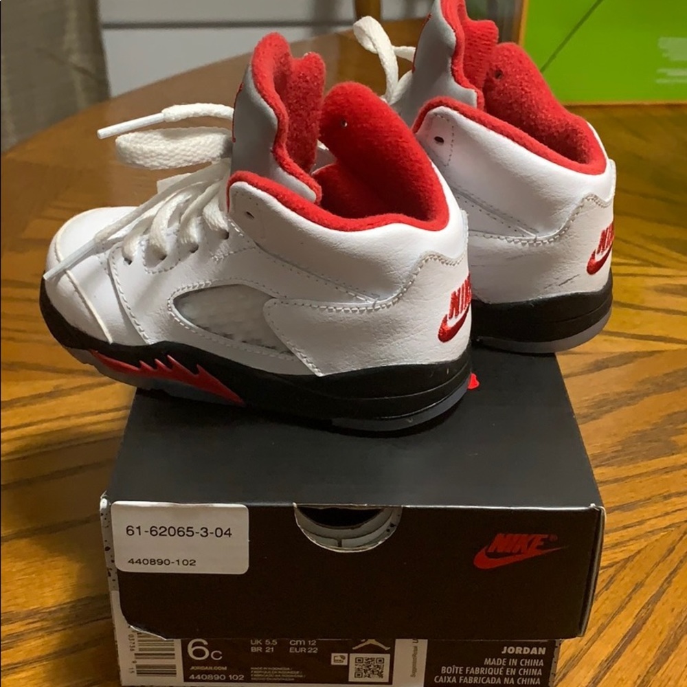 SOLD ‼️Jord 5a Fire red TODDLER!